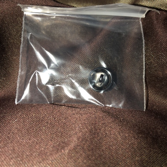 ST. JOHN REPLACEMENT BUTTON - Picture 4 of 4